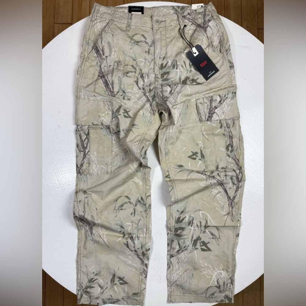 Levis Parachute Cargo Lightweight Pants Men Sz 30 x 30 Foliage Style Pattern